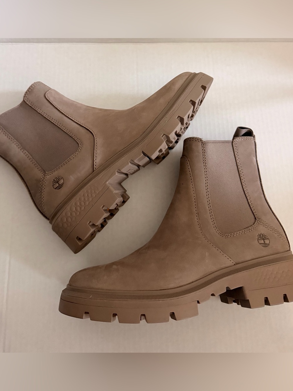 New Women's Timberland Boots size 8